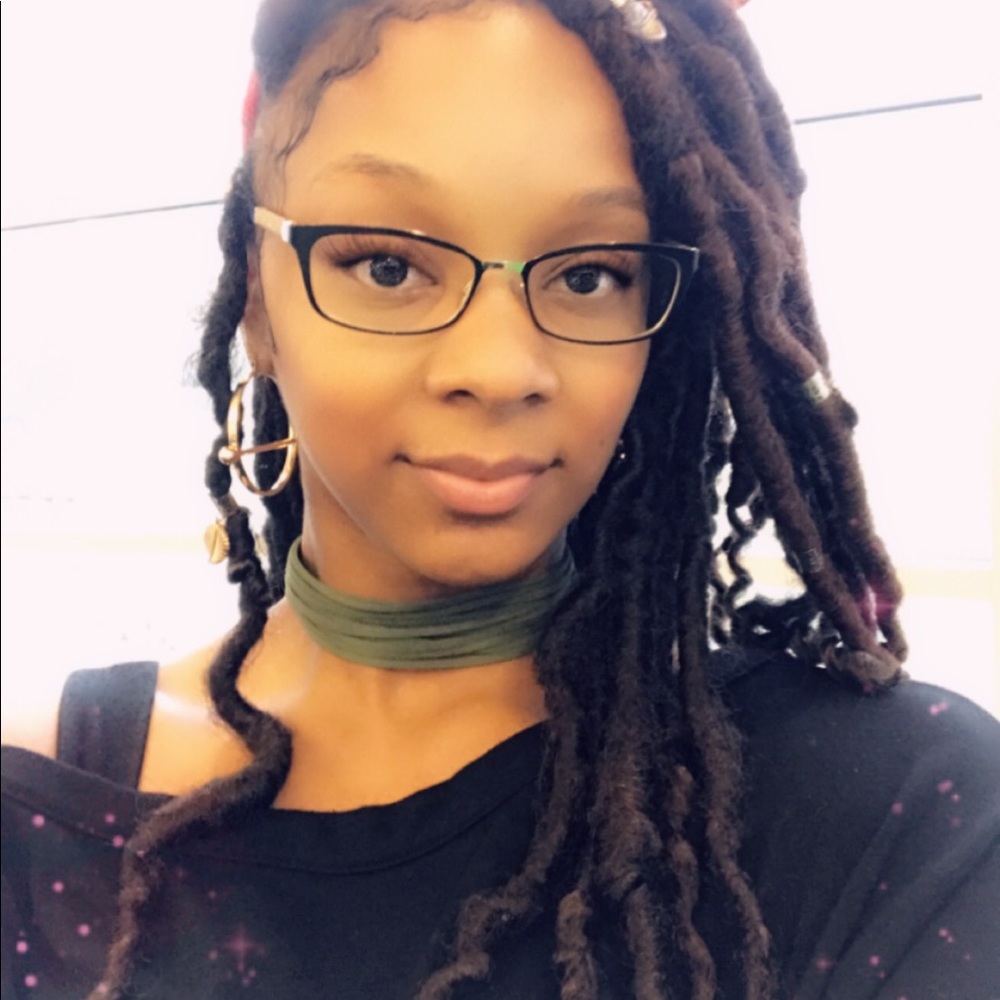 Meet your Posher, Andrea